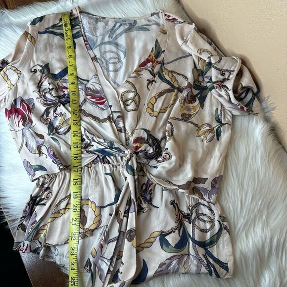 FATE FLORAL PRINTED TIE FRONT PEPLUM BOTTOM BLOUSE Size Medium - Picture 6 of 8